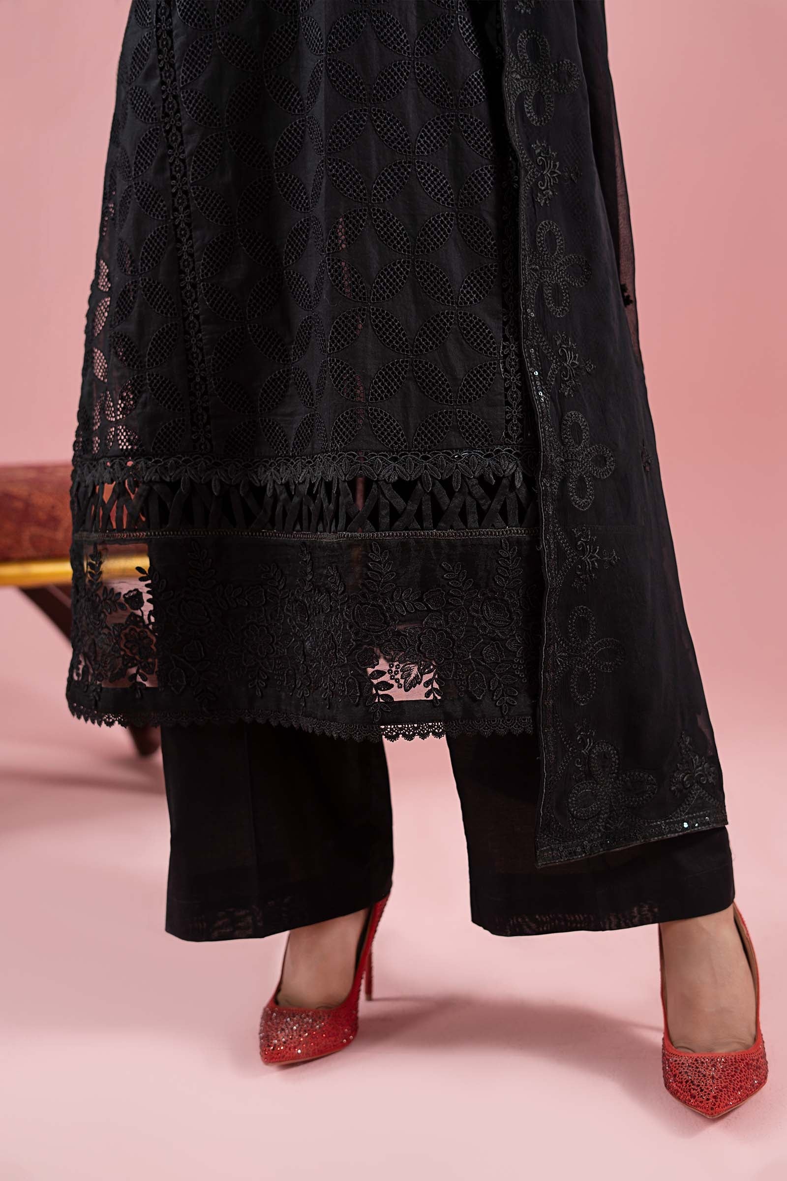 3 Piece Embroidered Lawn Suit - Image 5