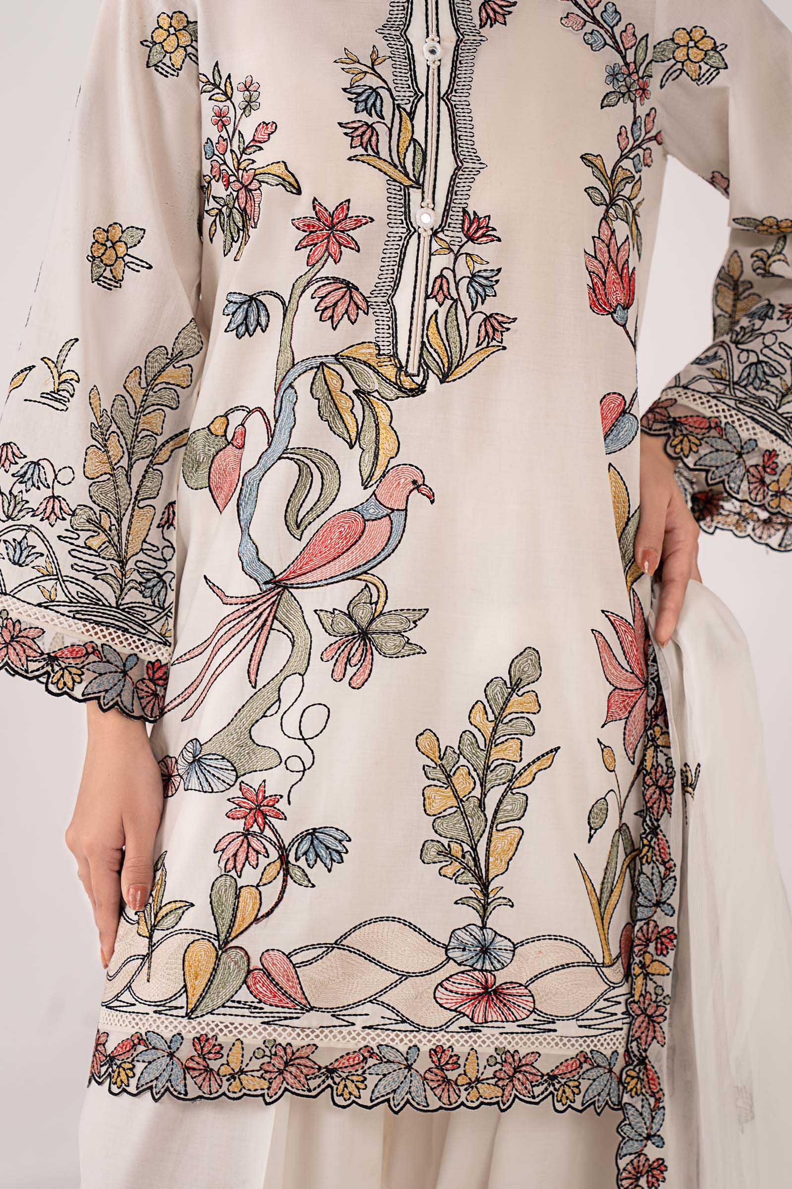3 Piece Embroidered Lawn Suit - Image 12