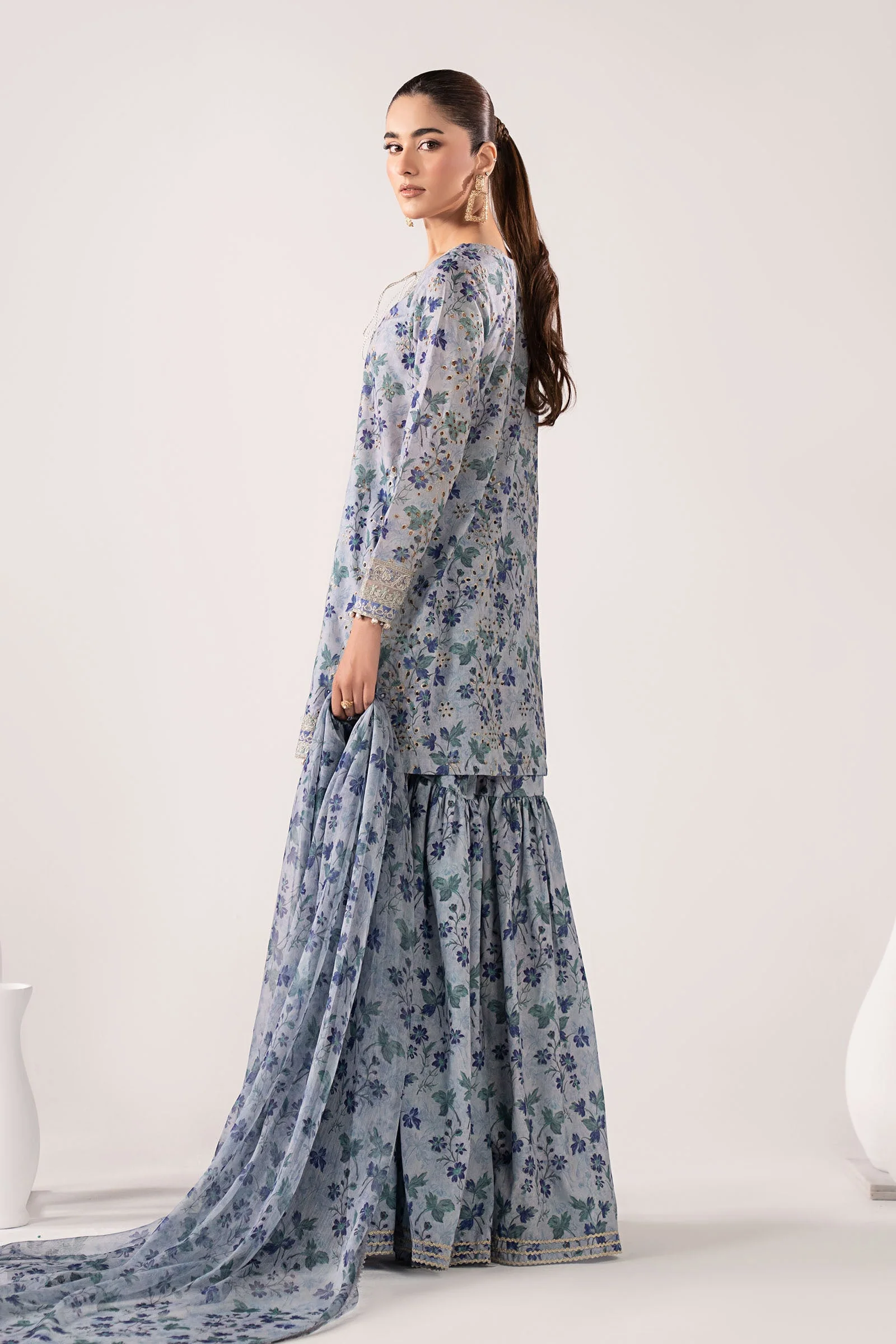 3 Piece Embroidered Lawn Suit - Image 14