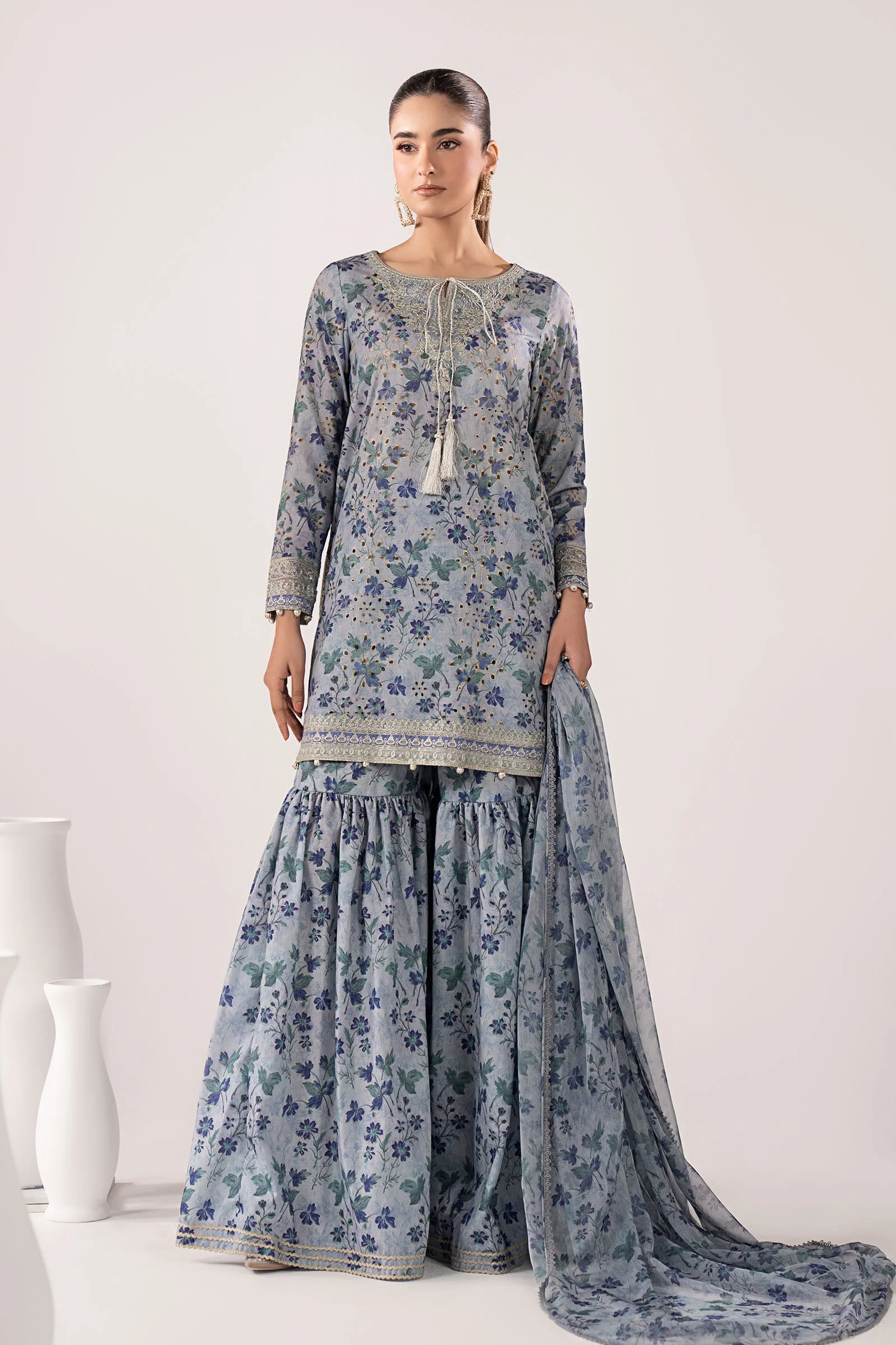 3 Piece Embroidered Lawn Suit - Image 7