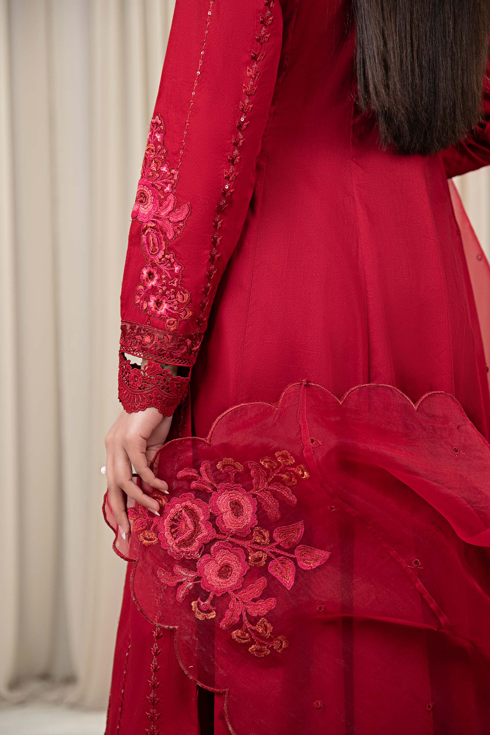 3 Piece Embroidered Lawn Suit - Image 5