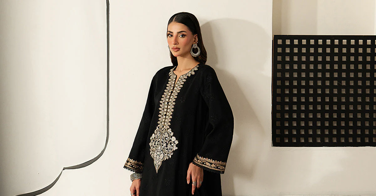 3 Piece Embroidered Lawn Suit - Image 8