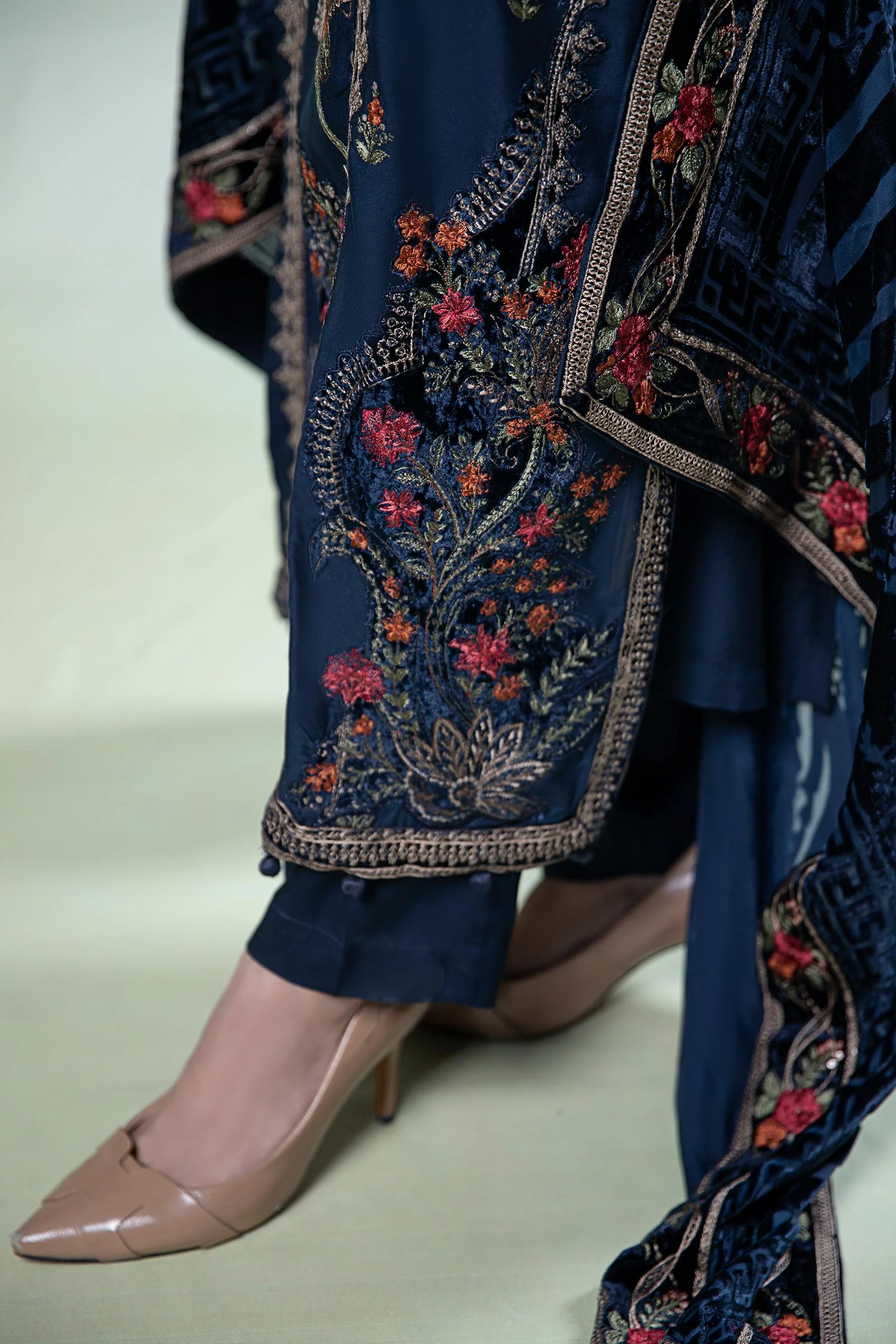 3 Piece Embroidered Linen Suit - Image 4