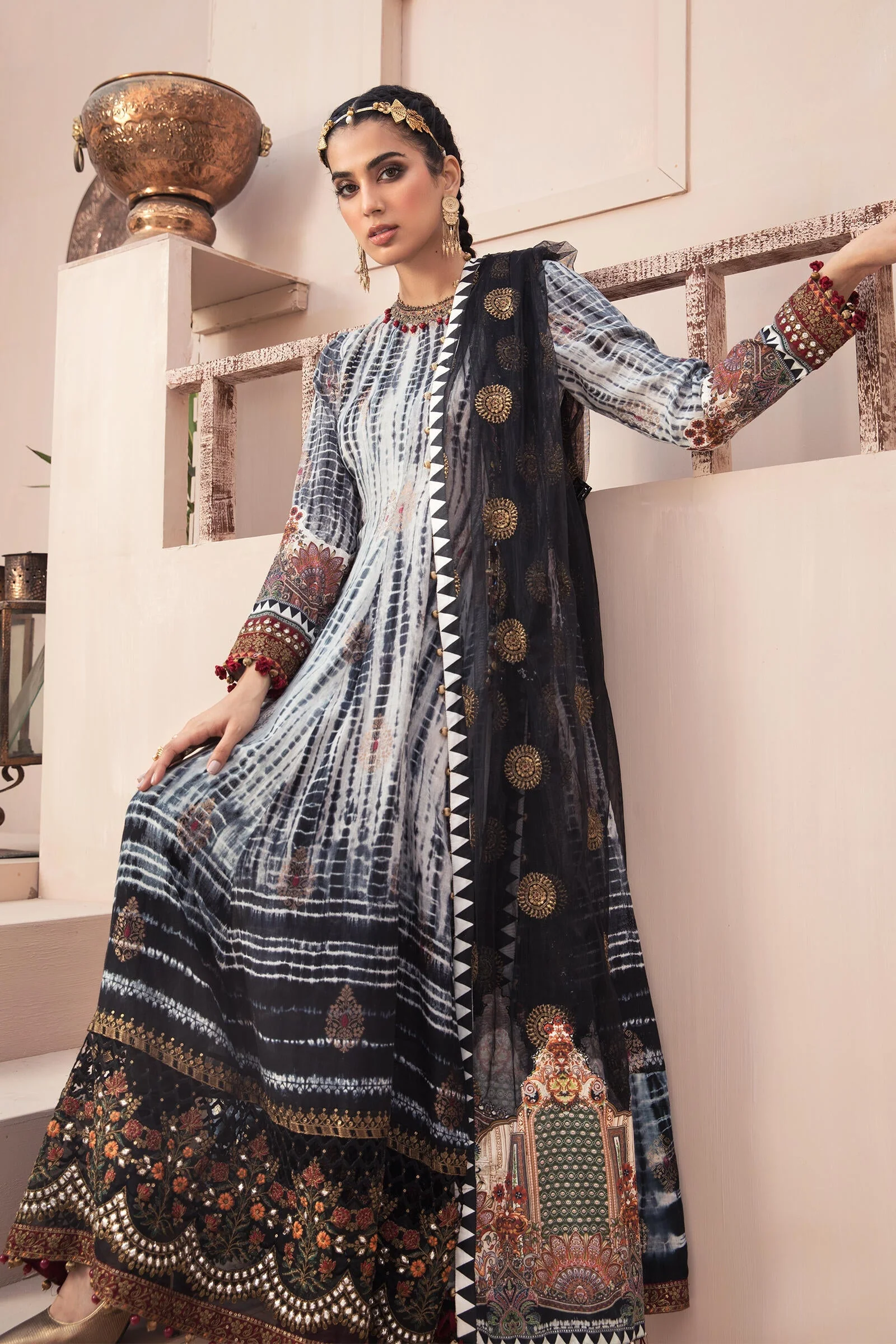 Unstitched Lawn EL-21-04-Black and Kora - Image 3