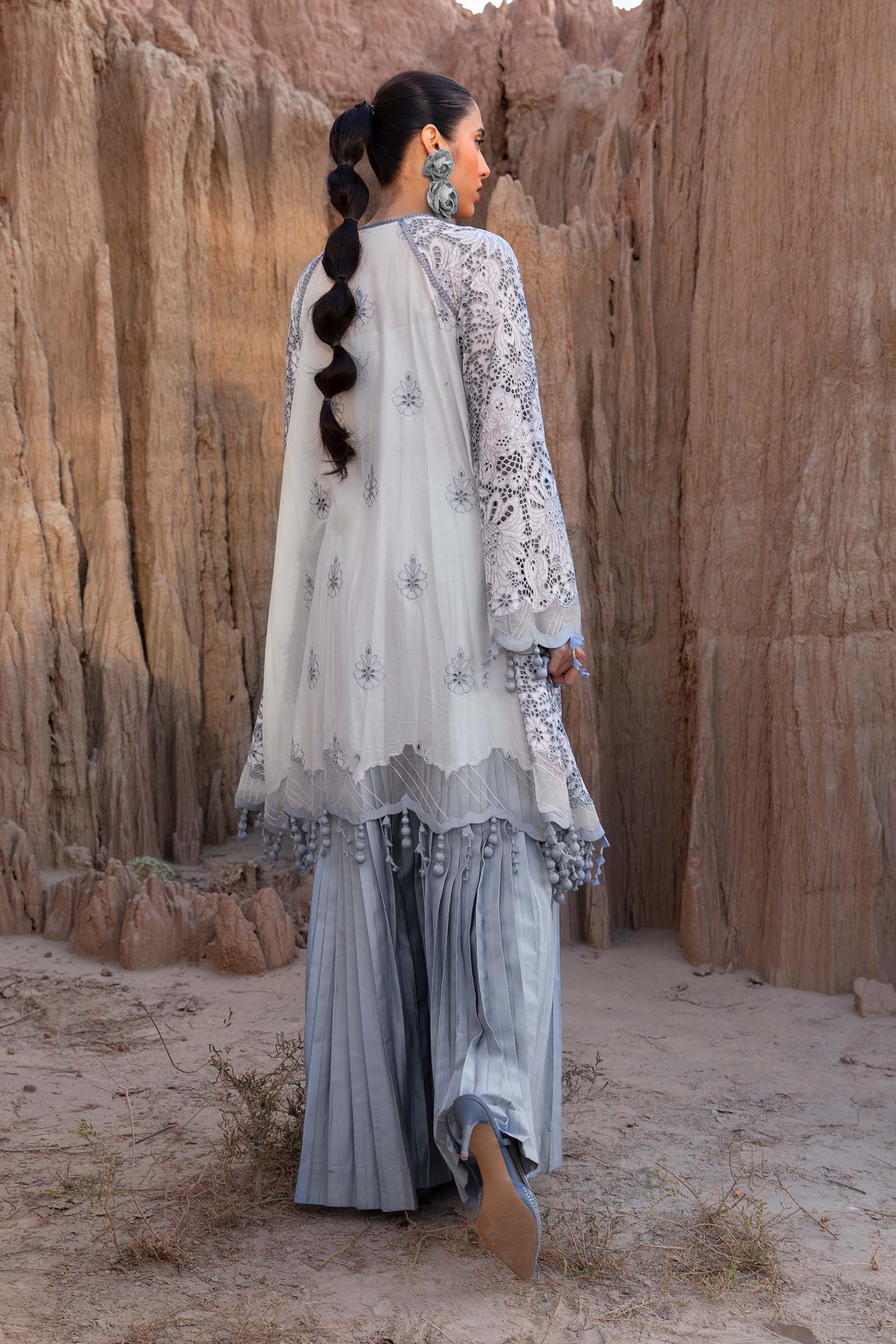 Embroidered Lawn Fabric (3Pcs) | LF-811 - Image 7