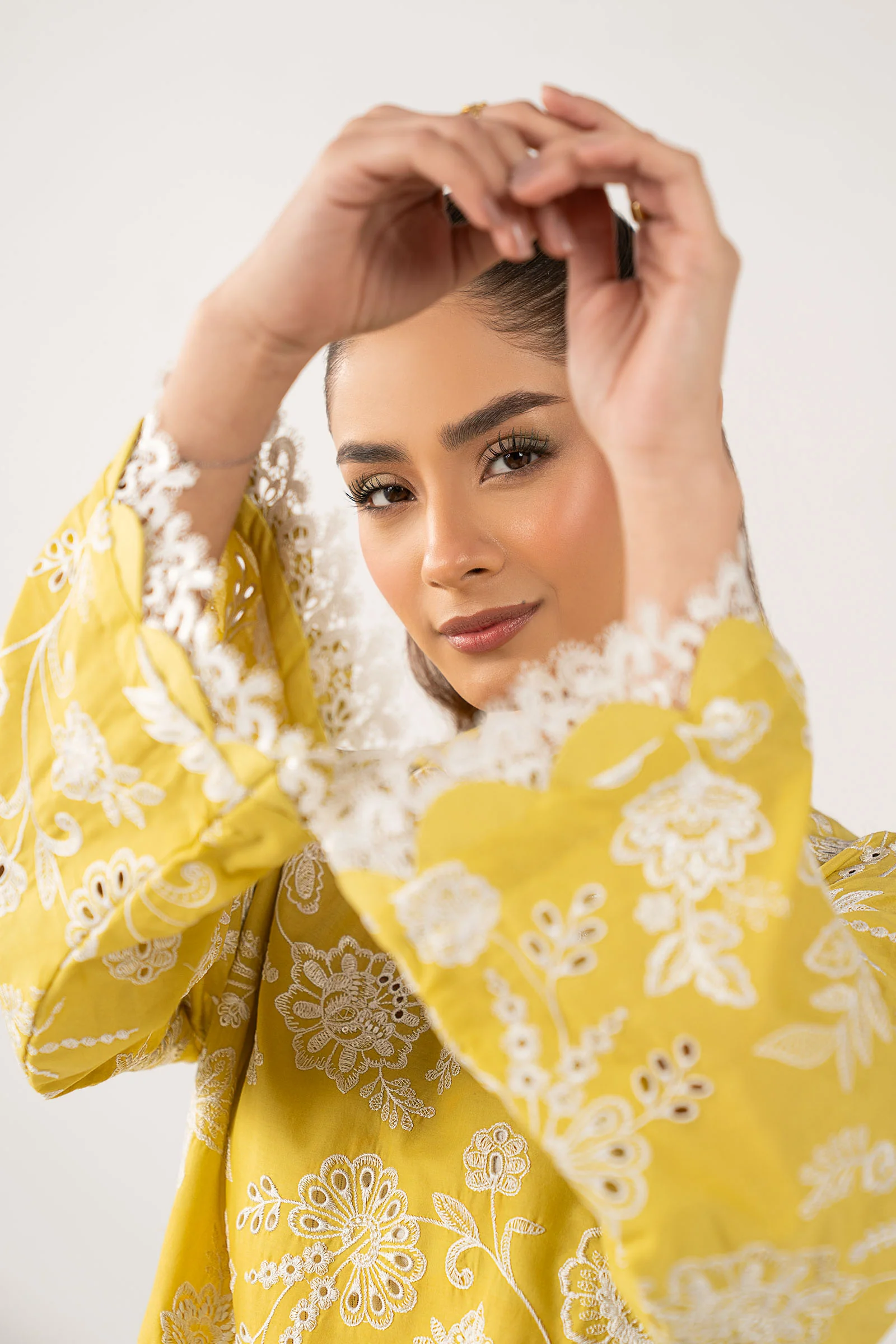 2 Pc Embroidered Lawn Suit - Image 5