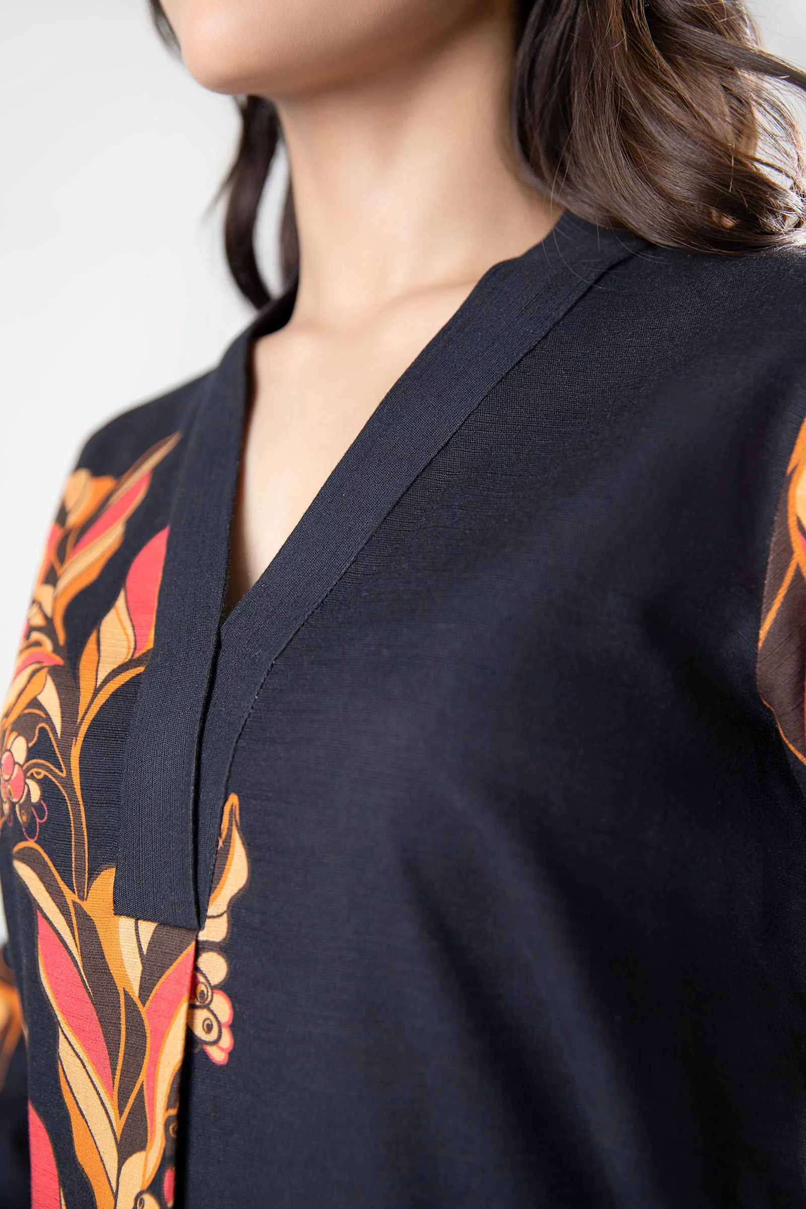 2 Pc Printed Khaddar Suit - Image 2