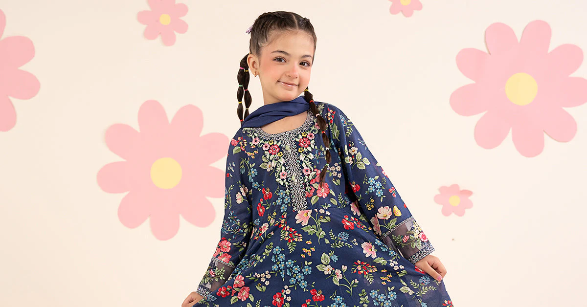 3 Piece Embroidered Lawn Suit - Image 9