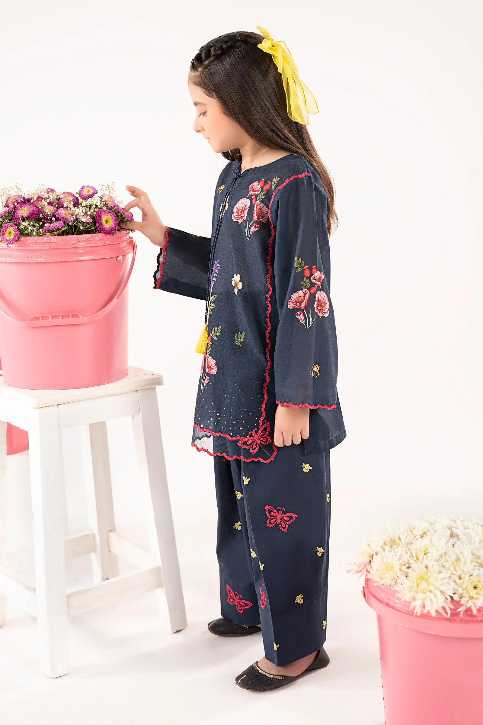 2 Piece Embroidered Lawn Suit - Image 4