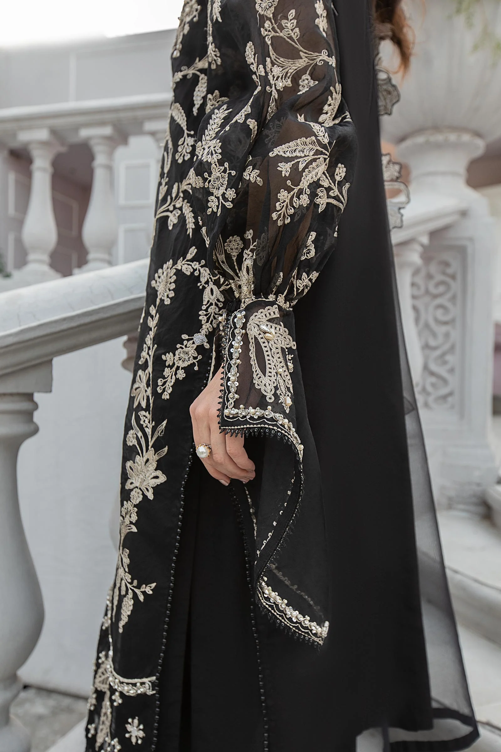 3 Piece Embroidered Suit - Image 5