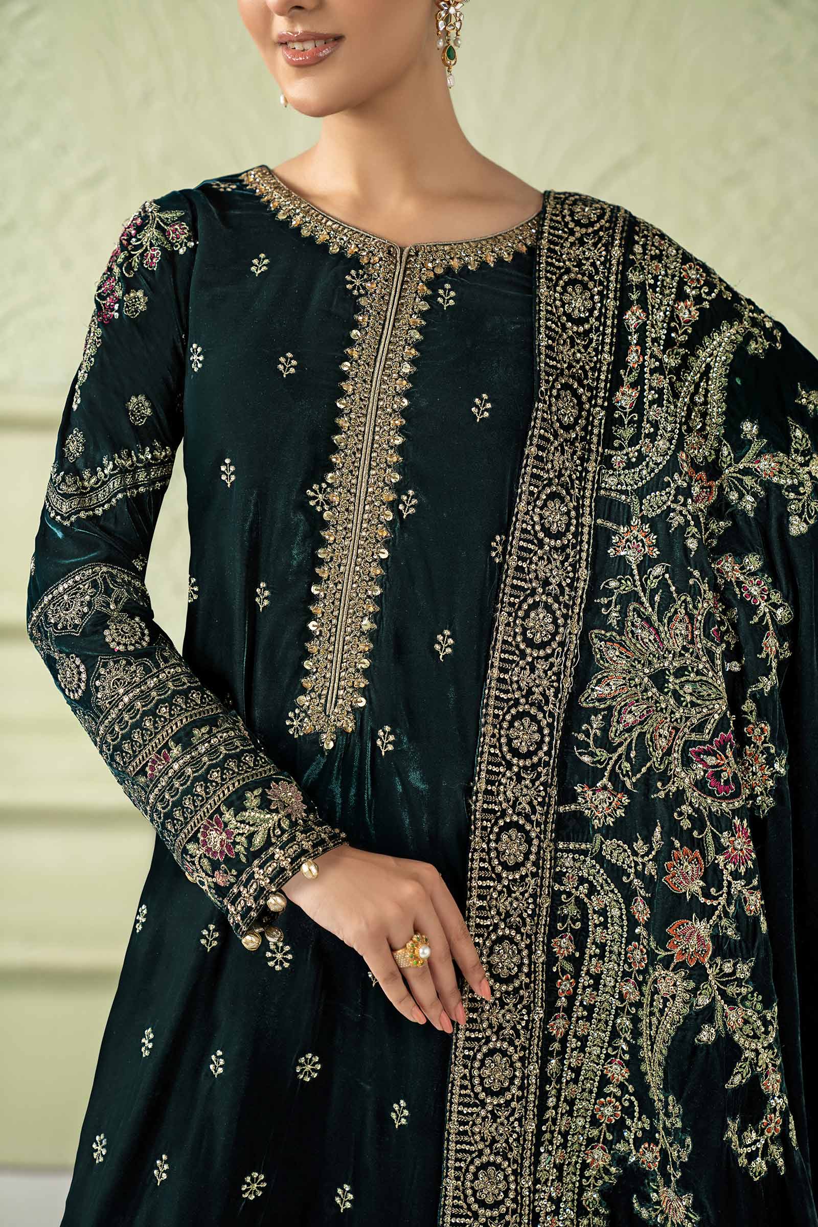 3 Piece Embroidered Velvet Suit - Image 6
